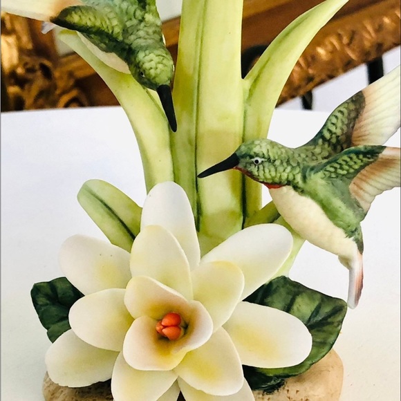 Vintage hummingbird figurine by Lefton - Picture 5 of 13